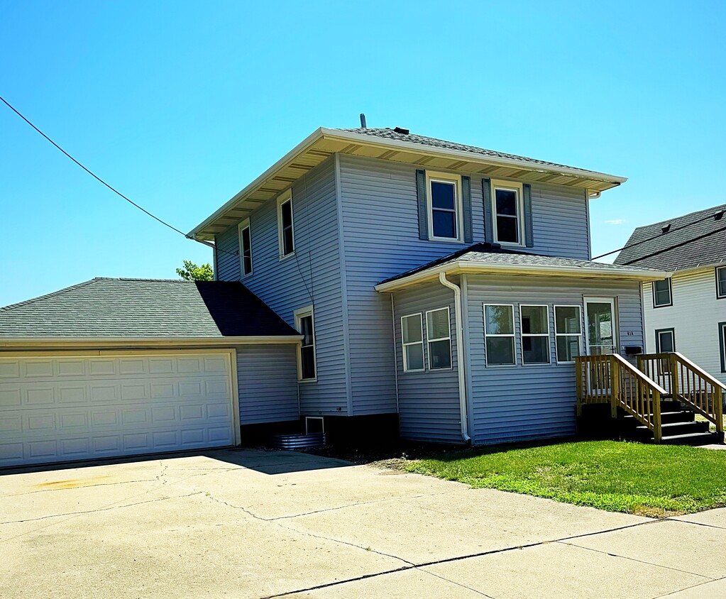 Primary Photo - 414 6th Ave