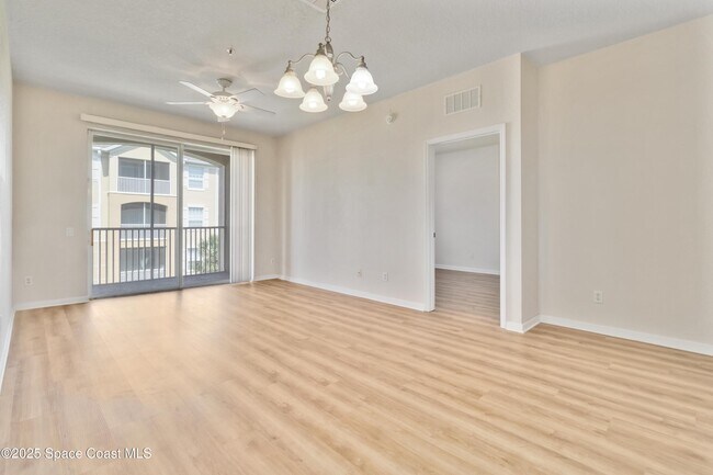 Foto del edificio - 1626 Peregrine Cir