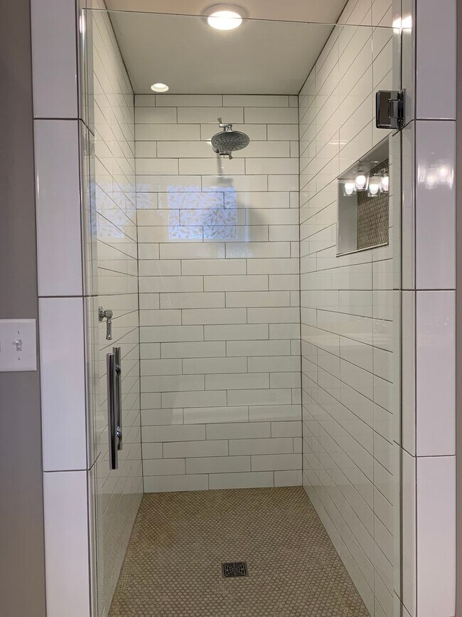 Foto del edificio - 572 N Laurel Pkwy