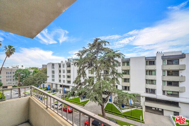 Foto del edificio - 1300 Midvale Ave