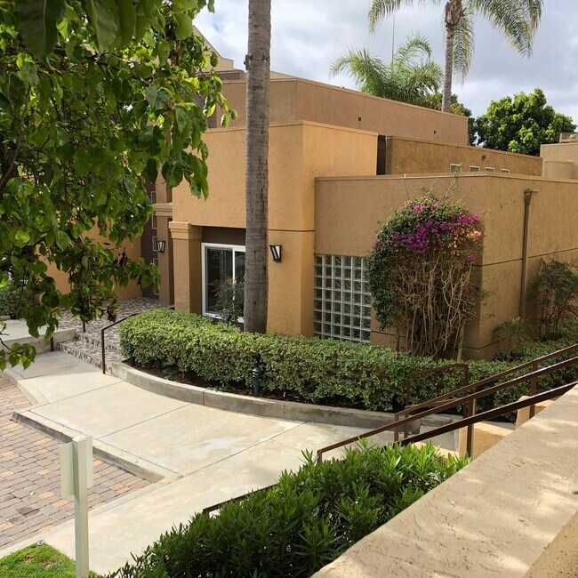 Foto del edificio - 8889 Caminito Plz