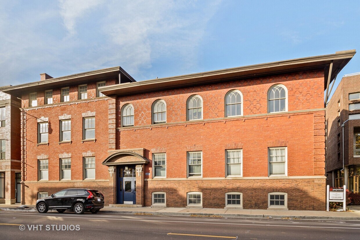 Foto principal - 2150 W North Ave