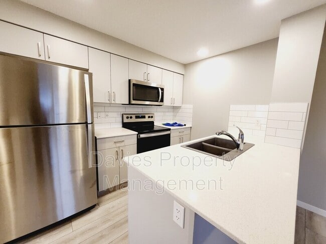 Photo du bâtiment - 1530 Tamarack Blvd NW