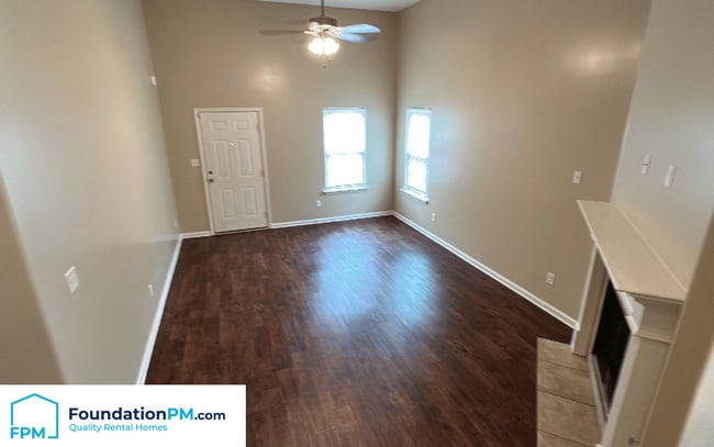 Building Photo - 5255 Crossfield Rd
