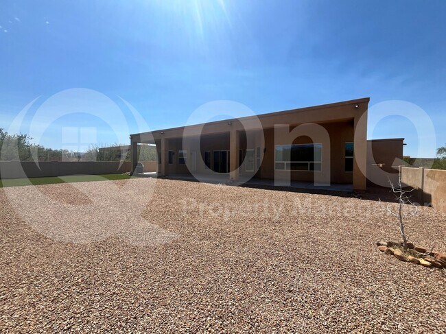Foto del edificio - 9398 E Desert Milkweed Ct