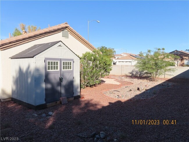 Foto del edificio - 991 Hidden Meadow Ave