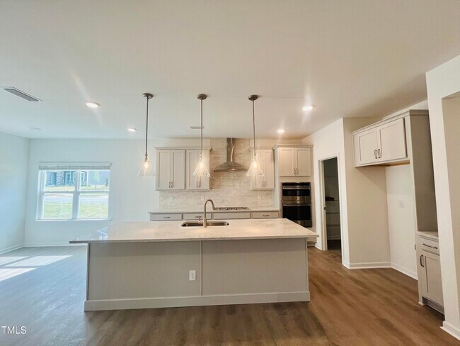 Building Photo - 3284 Roundly Rd