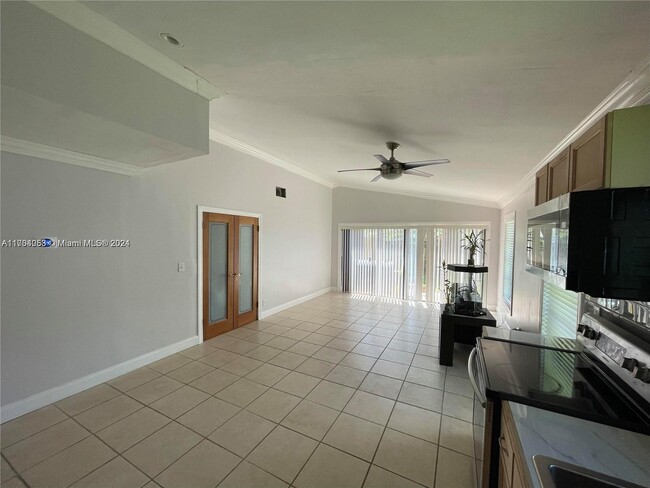 Foto del edificio - 9816 SW 57th St