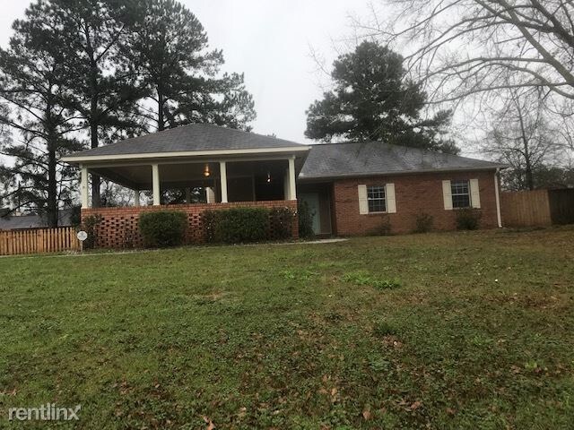 Foto del edificio - 3 br, 2 bath House - 2404 Creekwood. Dr.