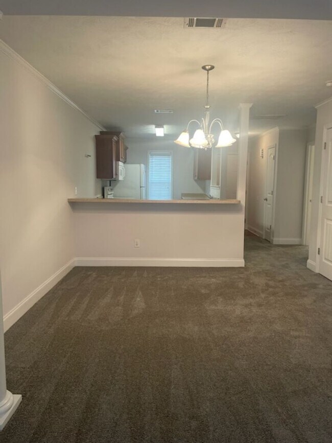 Foto del edificio - WEST AUGUSTA TOWNHOME CONVENIENT TO MEDICAL AND SCHOOLS