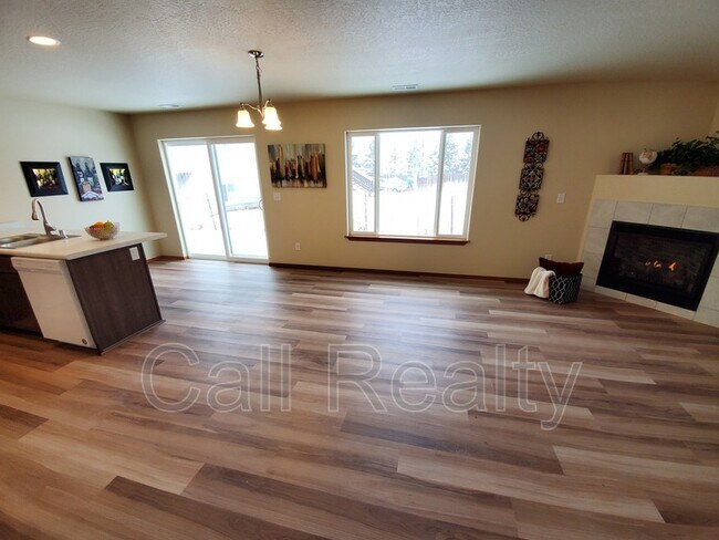 Foto del edificio - 13907 E Broad Ln