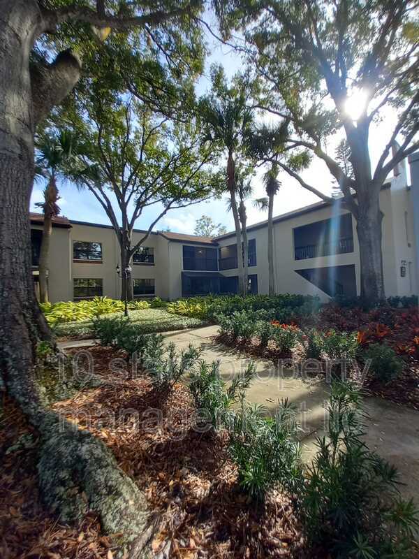 Foto principal - 2971 Estancia Blvd