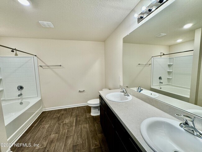 Foto del edificio - 2172 Carolina Ct
