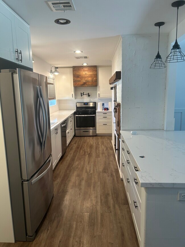 Building Photo - 8114 N 57th Dr
