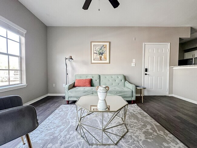 Foto del edificio - 6225 Saratoga Blvd