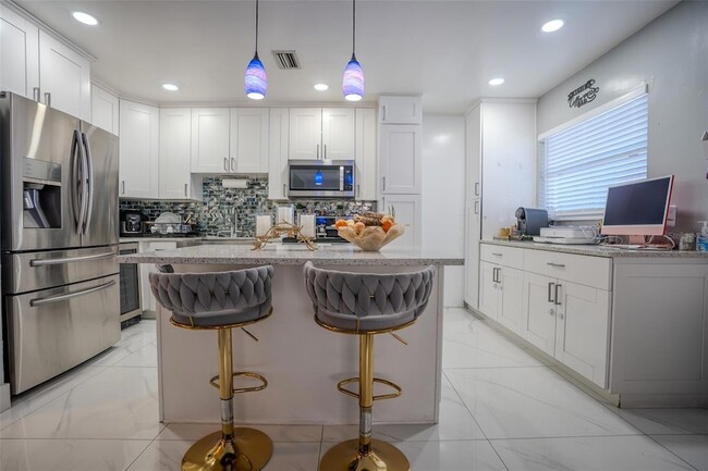 Photo - 6480 34th Terrace N House