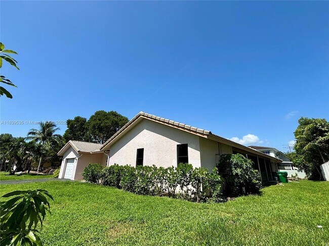 Foto del edificio - 11615 NW 23rd Ct
