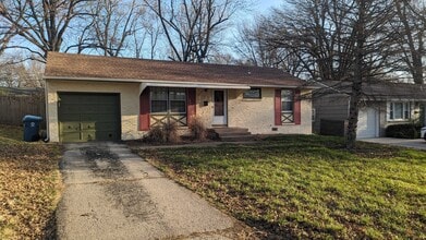 Building Photo - 2222 W 74th Terrace