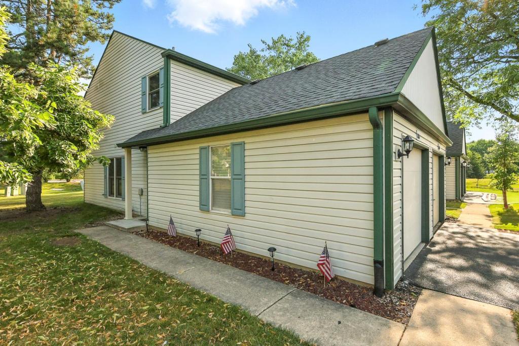 Primary Photo - 2621 Wingate Ct