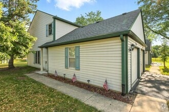 Building Photo - 2621 Wingate Ct