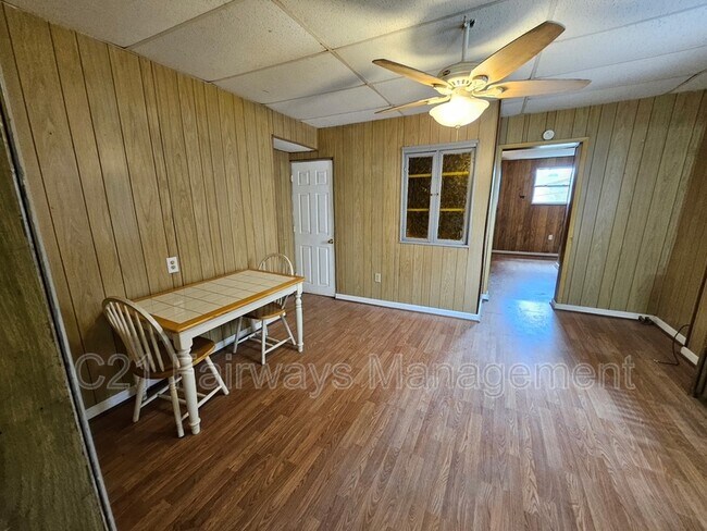 Foto del edificio - 620 Carothers Ave