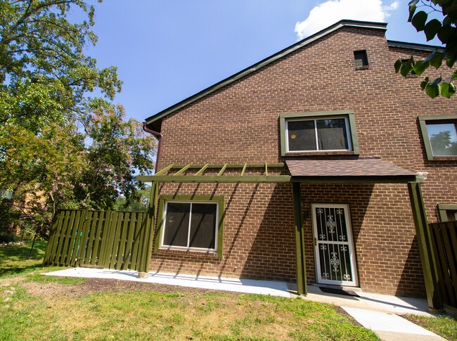 Front Exterior - 5752 Thunder Hill Rd
