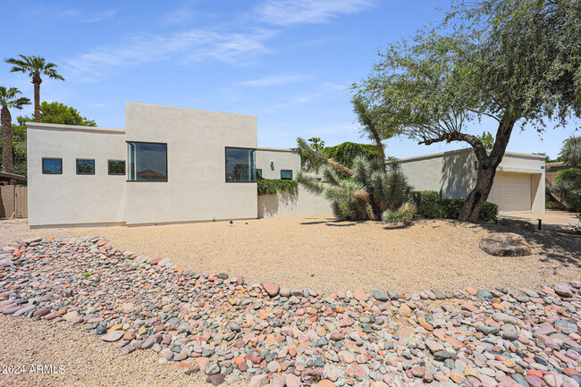 Building Photo - 8526 E San Jacinto Dr