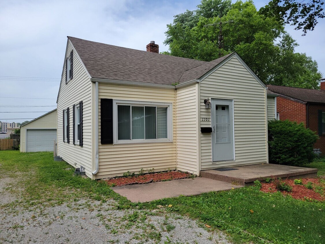 Primary Photo - Jerome Gem: 3 Bed/1 Bath House with Hardwo...