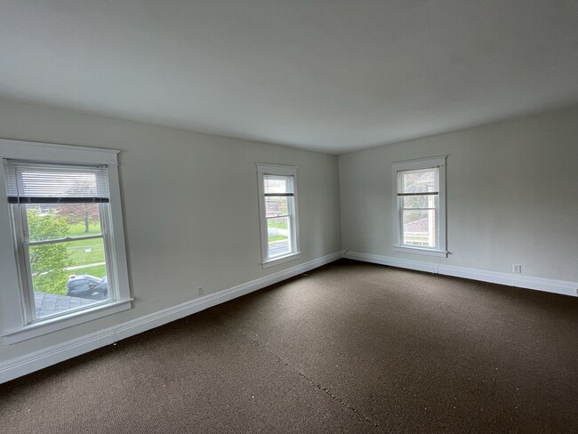 Living room - 224 State St