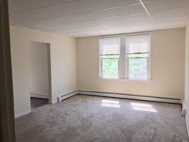 Foto del edificio - 19 Bellport Ln