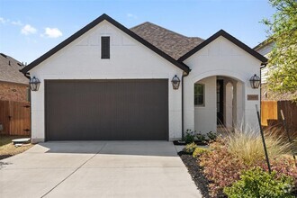 Building Photo - 22609 Bristlegrass Ln