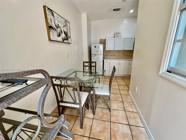 Building Photo - 6500 SW 160th Ct