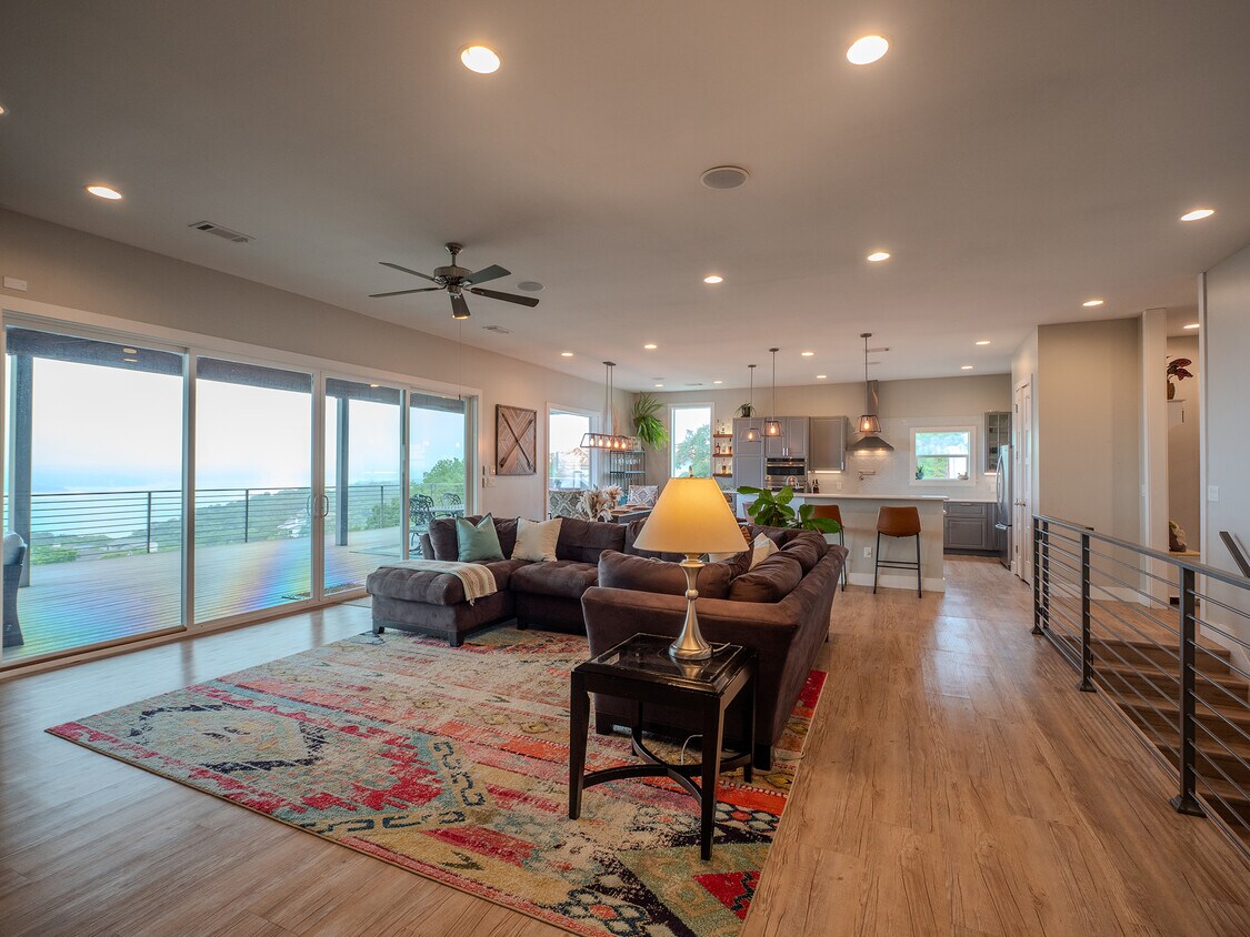 Primary Photo - 4000 Javelina Cir