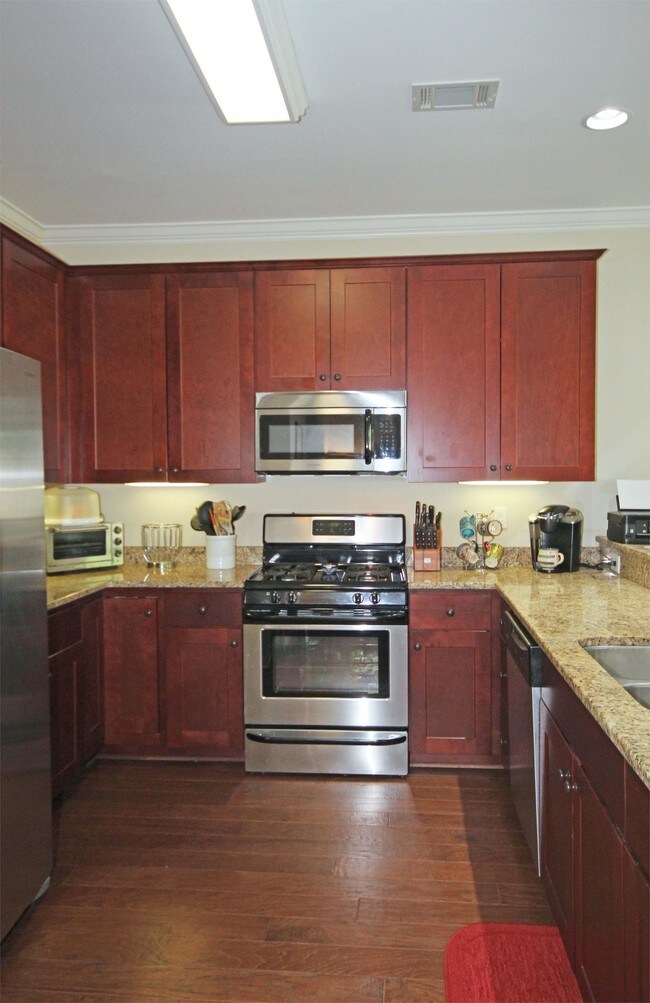 Building Photo - 36 Bay Springs Dr