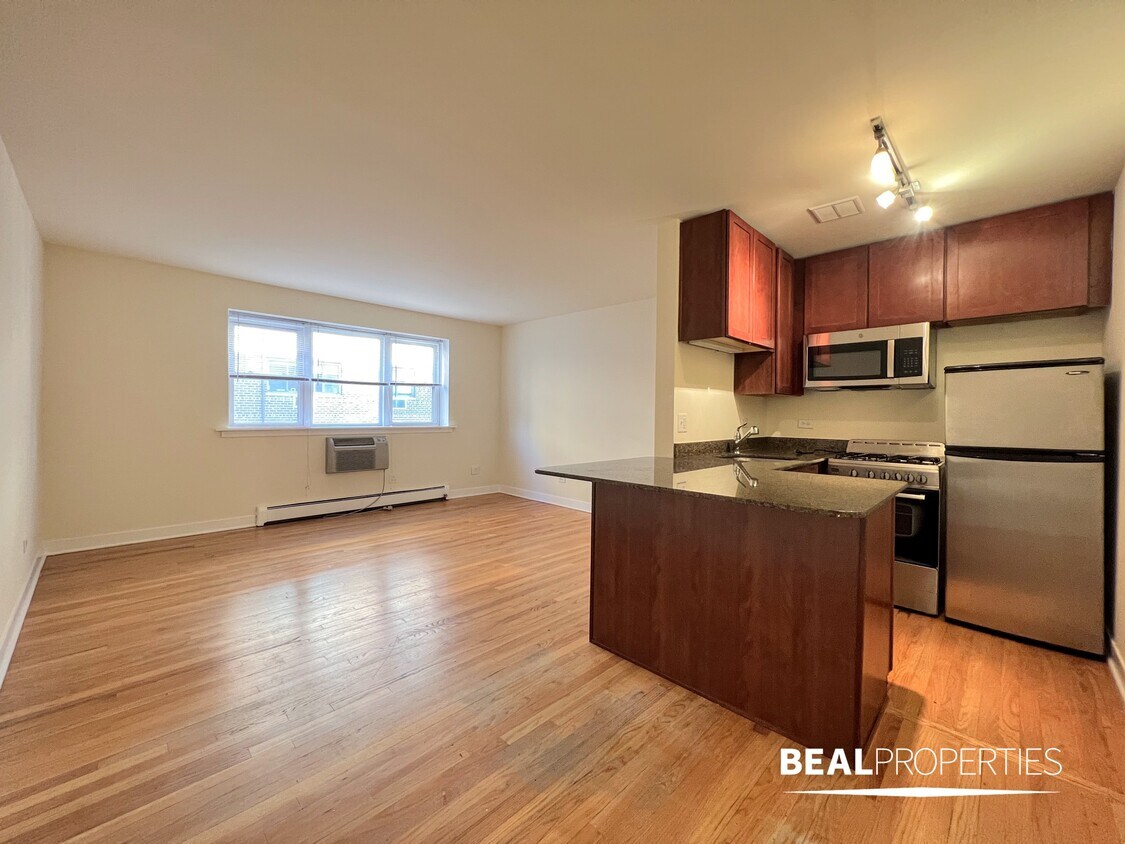 Foto principal - 626 W Wrightwood Ave