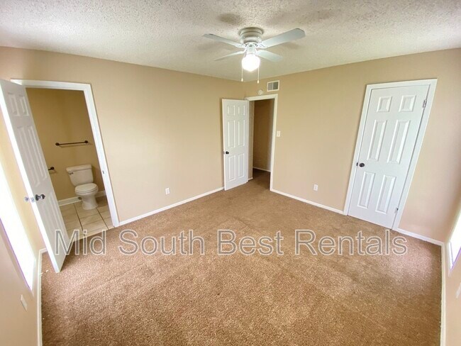 Building Photo - 3789 Walsingham Dr