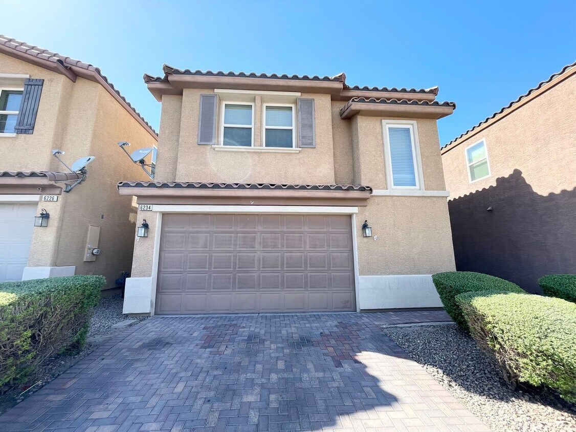 Foto principal - 6234 Buffalo Spring Ct