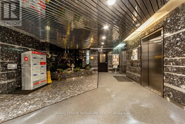 Building Photo - 4727 Sheppard Ave E