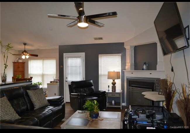 Building Photo - 9219 Atlas Cedar Dr