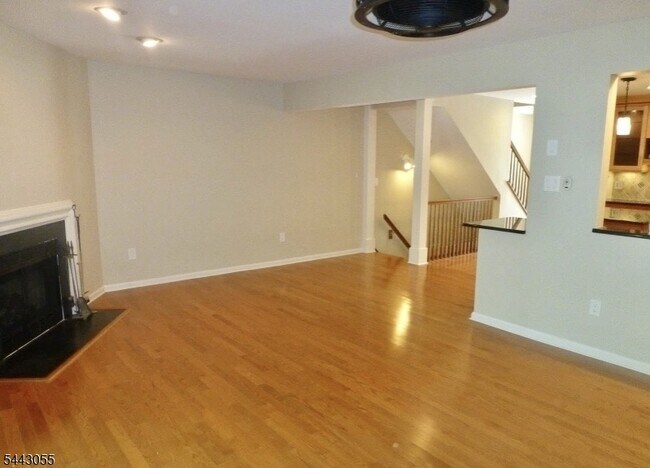 Building Photo - 48 Aberdeen Dr