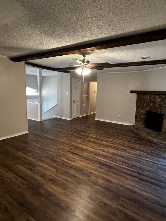 Building Photo - 8803 Patricia Lynn Ln