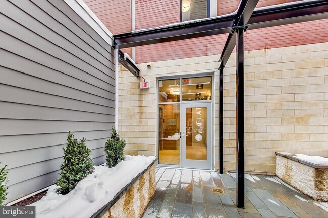 Foto del edificio - 1745 N St NW