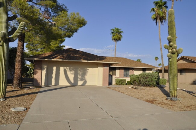 Building Photo - 13002 W Meeker Blvd