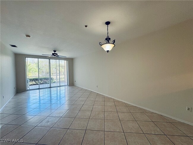 Building Photo - 14831 Park Lake Dr