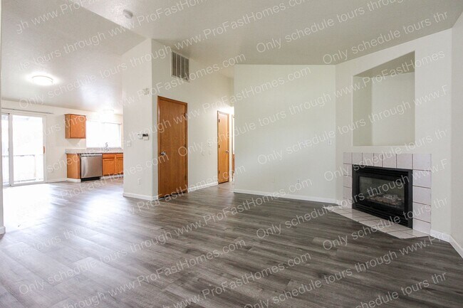 Building Photo - 6416 SE 139th Ave
