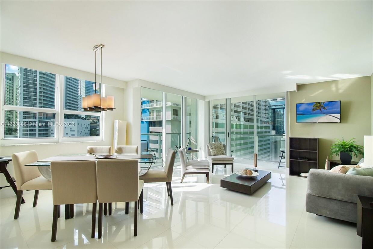 Foto principal - 1155 Brickell Bay Dr