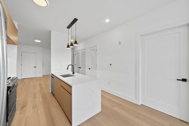 Foto del edificio - 649 38th St