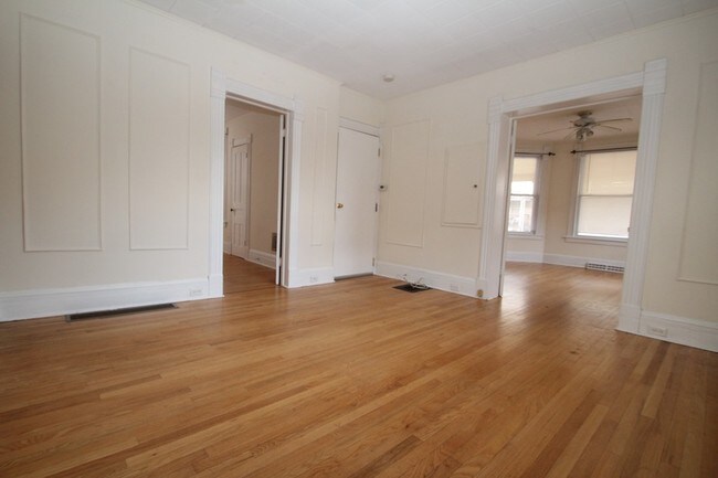 Building Photo - 10 Hanford Pl
