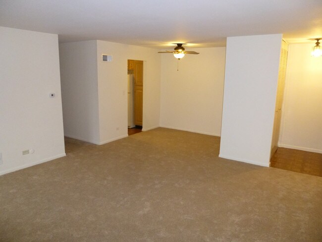 Foto del edificio - 7461 Blackburn Ave