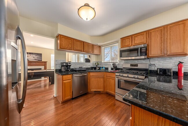 Foto del edificio - 2484 Warm Springs Ln